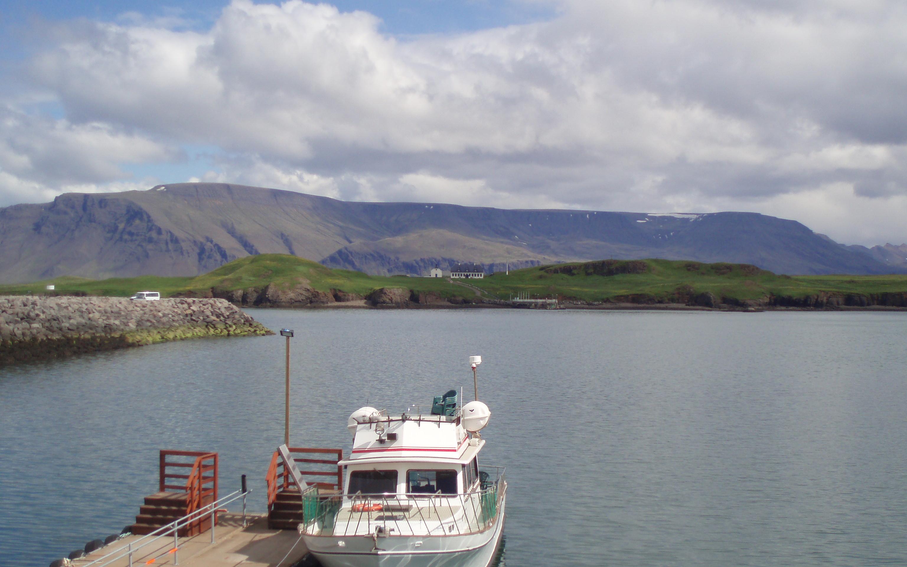 Ferry Transfer from Reykjavik to the Island of Viðey – Departing from Skarfabakki port